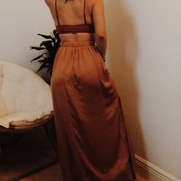 long orange skirt. - Picture 2 of 3